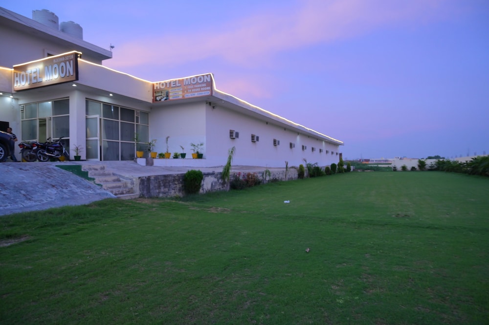 Hotel Moon -Near Bus Stand Panipat