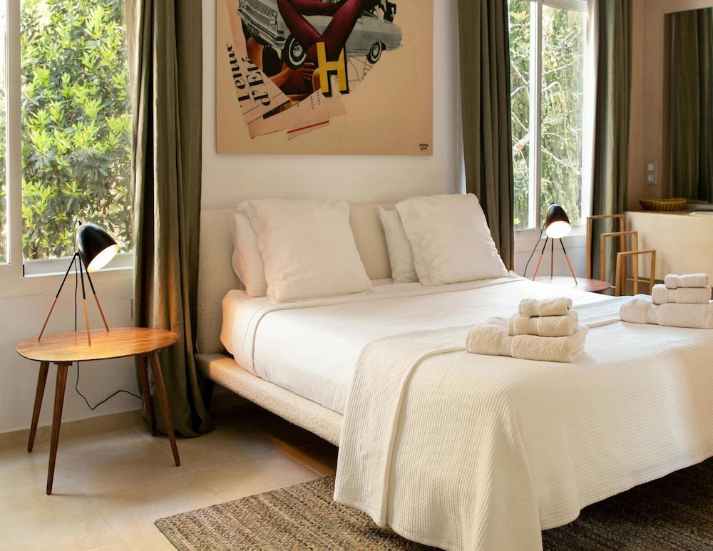 Lavish Villa Near Cala Llonga