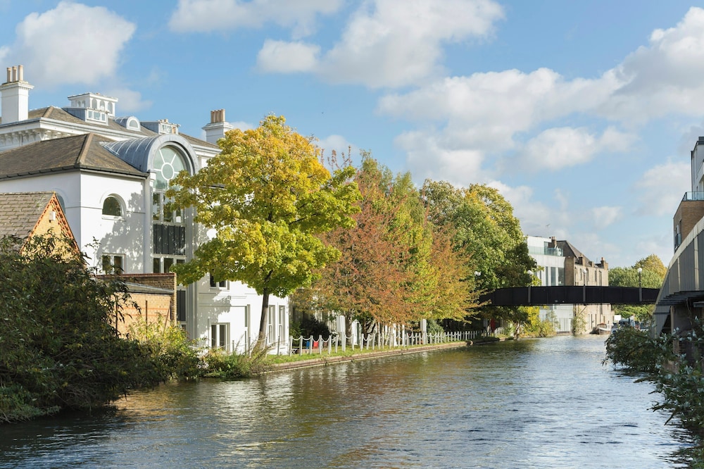Clanricarde Gardens II by Onefinestay
