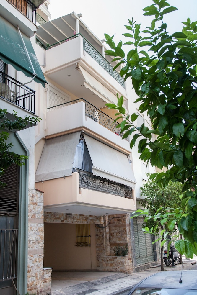 Amazing Apt in Tauros view 2