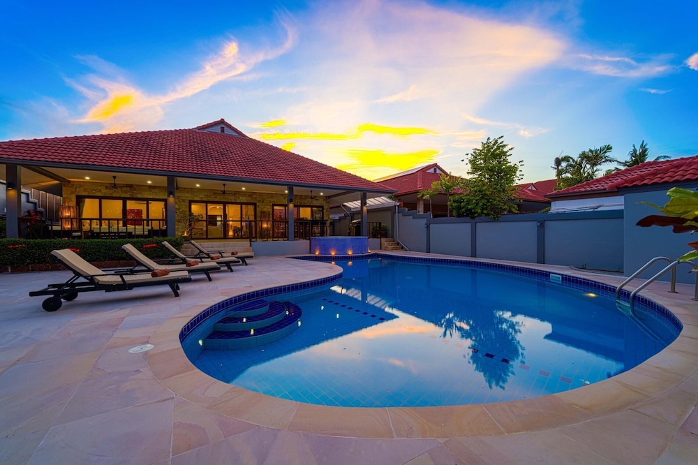 Lovely 3BR Villa in good Location CV3MA