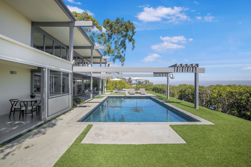 Solara Point - Sunset to Skyline With Pool & Epic Views