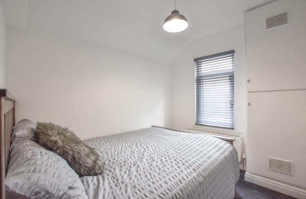 Impeccable 4-bed Home Close to City Centre view 2