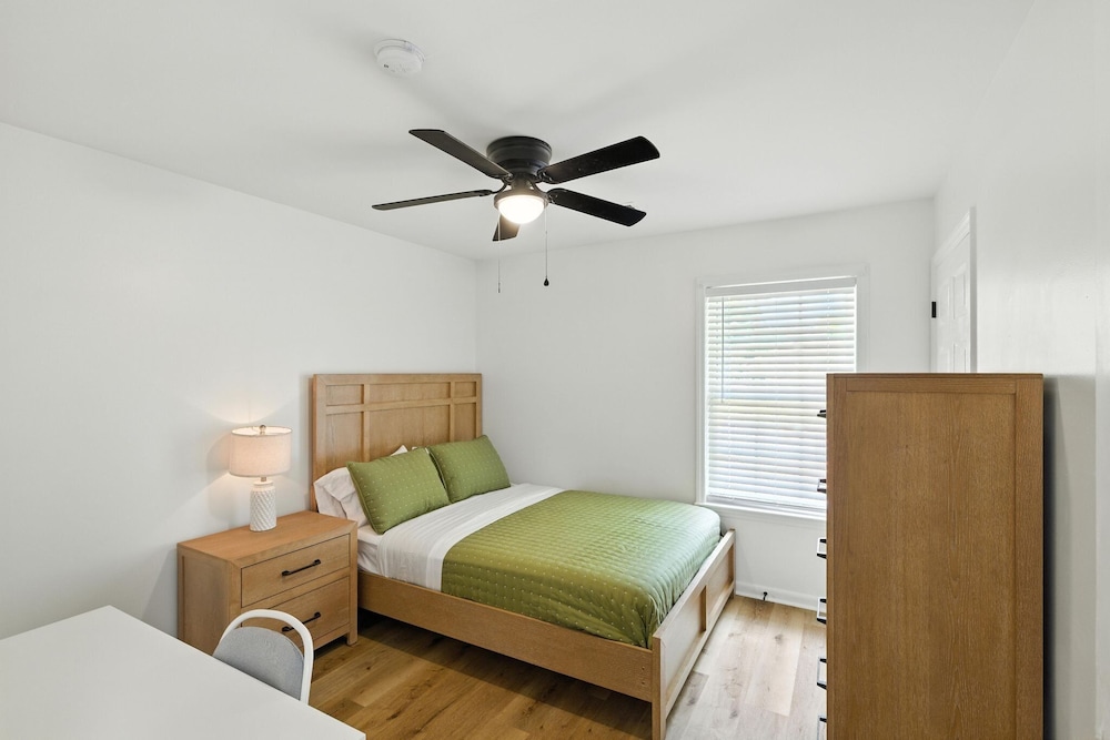 Family Getaway 9BR Open-concept Retreat