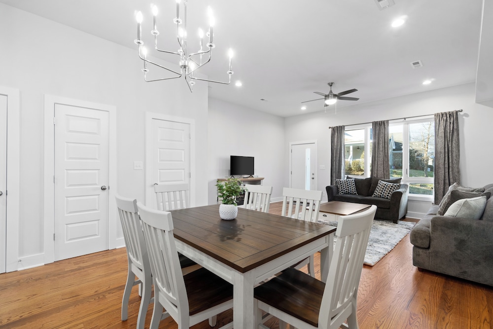 Rebecca's Downtown Luxury Living