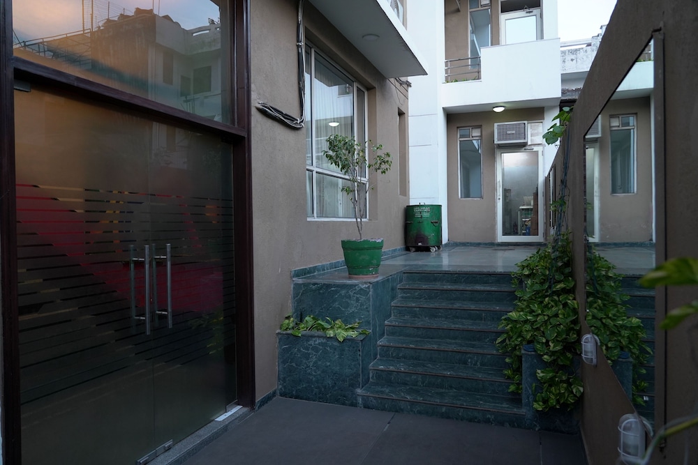 Noida Vacations - Mint Metropolitan Grand - Property Image 99