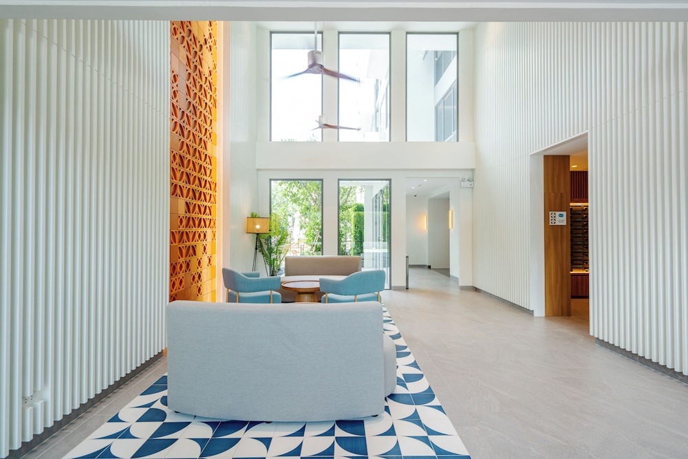 Cozy LakeSide apartments in Laguna