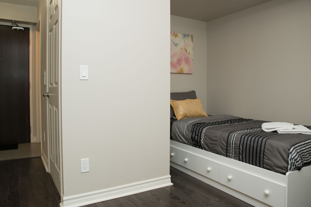 Sarkar Suites - Downtown Apartments - Image 4