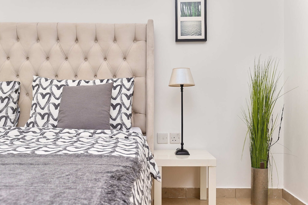Cozy 1BR apartment Marina Crown
