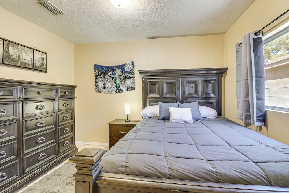 4 Mi to Old Town: Pet-friendly Home w/ Fenced Yard