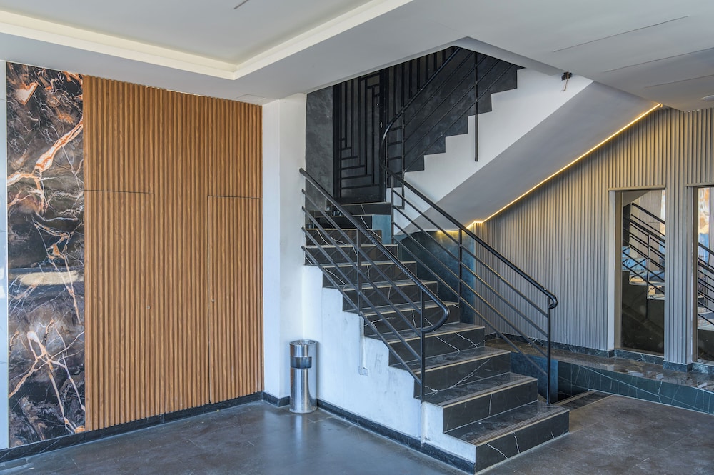 Gate 9 Tower -Studios & Apts Mar Mikhael