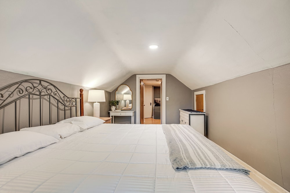 Hillside Home on 5 Wooded Acres in Wakefield! view 4