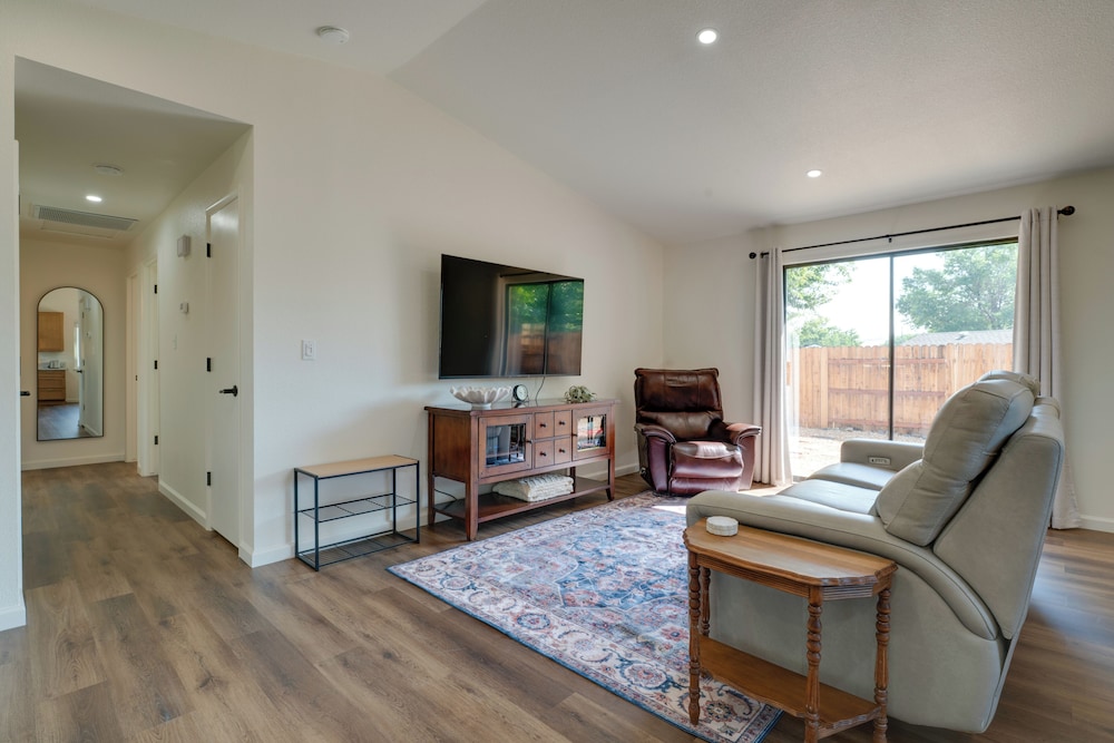 Quiet Home w/ Yard: 2 Mi to Mall & Sparks Marina!