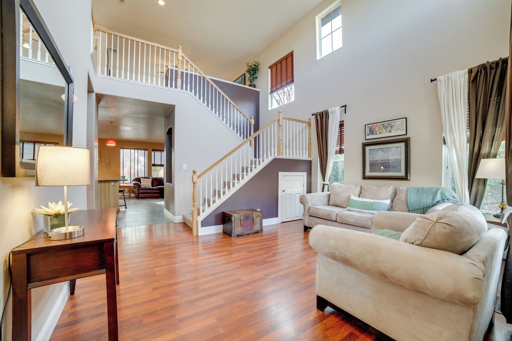 Ski Getaway w/ Hot Tub: Reno Home By Attractions