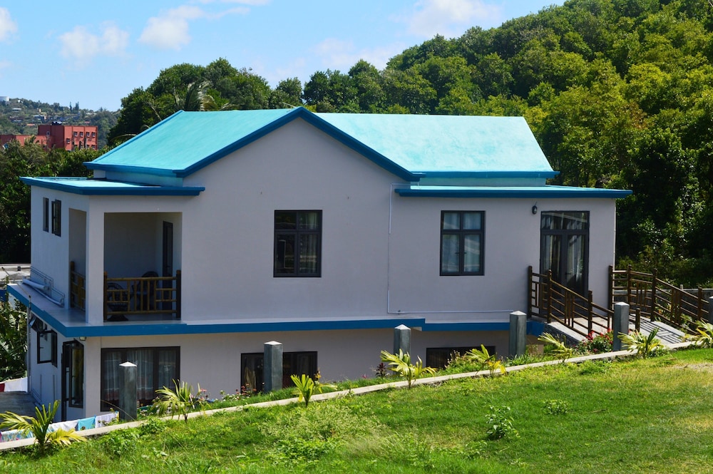 Domaine Les Rosiers Guest House