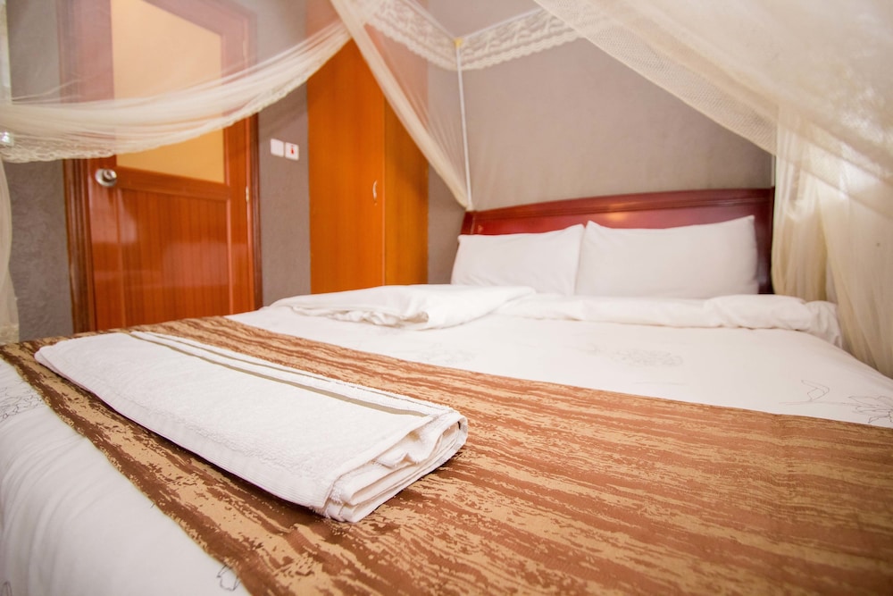 The Stand Leisure Hotel photo 2
