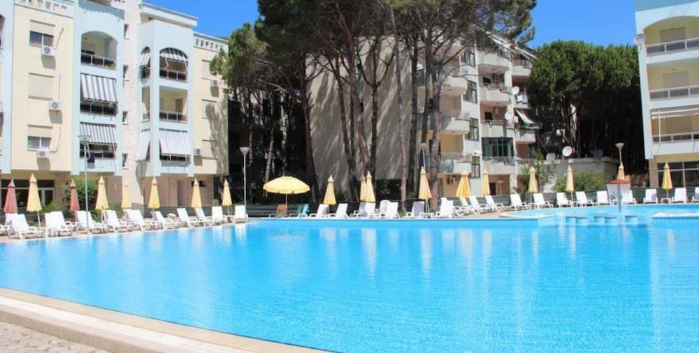 Charming Accommodation With Swimming Pool