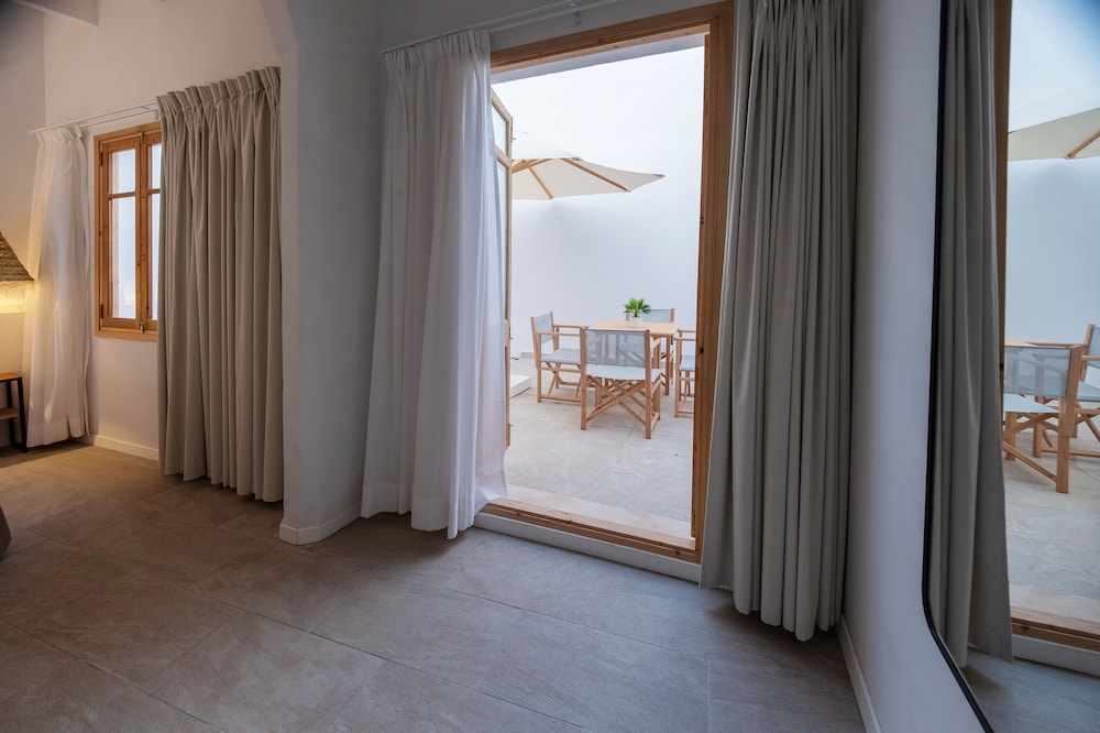 Ciutadella de Menorca Vacations - Hotel Tres Tocs - Property Image 10