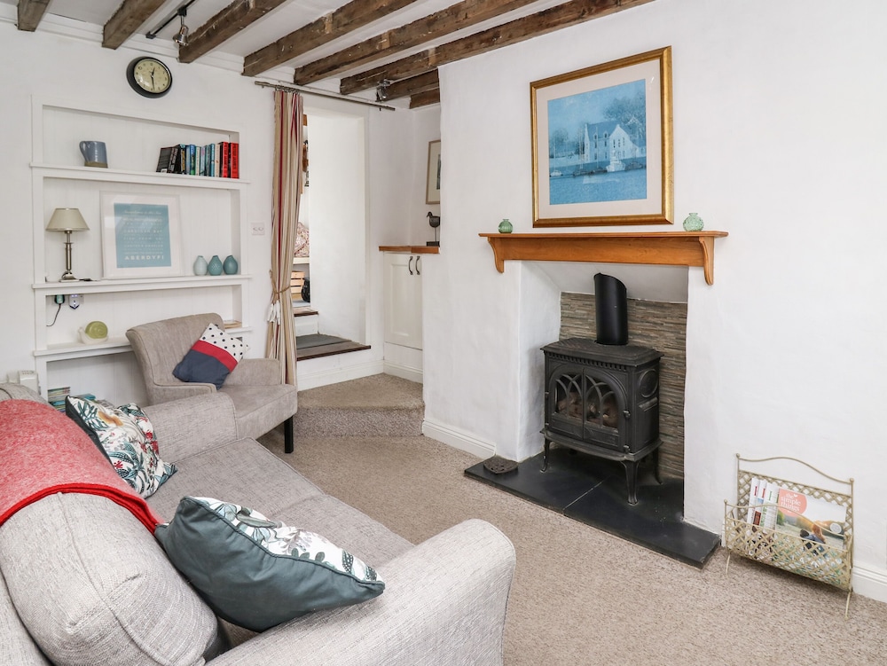 Bryniau Bychain Cottage