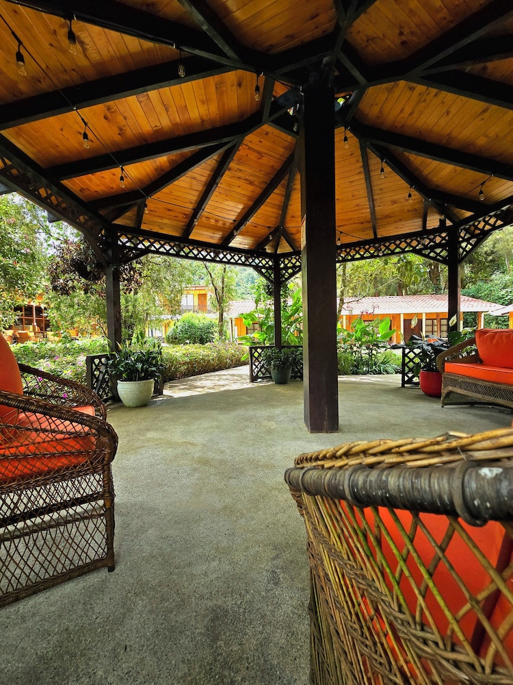 Hotel de Montaña Suria