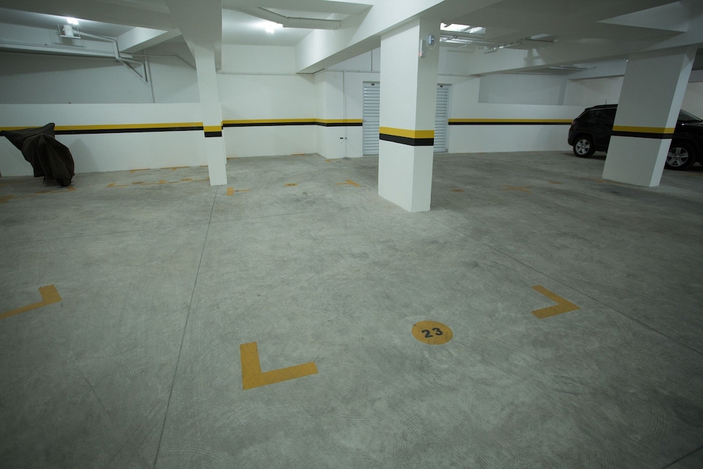Apartment in the Center With Pool Rri103