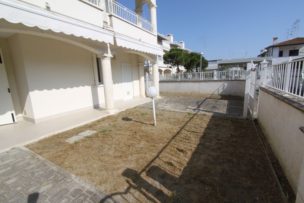 El Dorado Villas