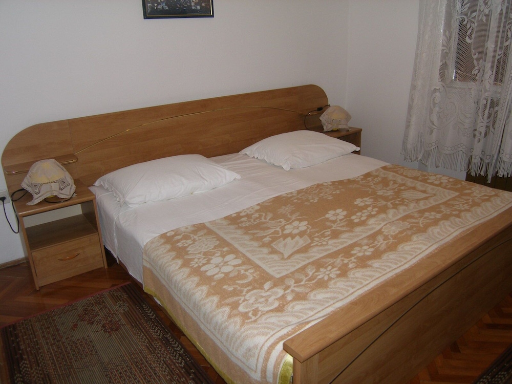 Cozy 4 Person Apartment Marija view 3