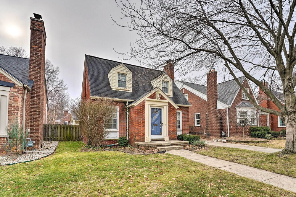 Dearborn Home w/ Games & Furnished Patio view 3