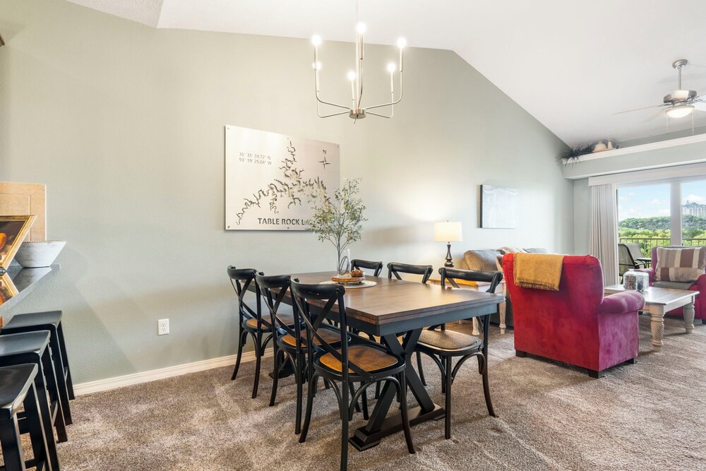 Sunset Daydream Elegant Condo on Table Rock! view 3