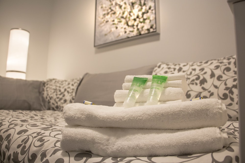 WOW Luxury Suites - Halifax Downtown