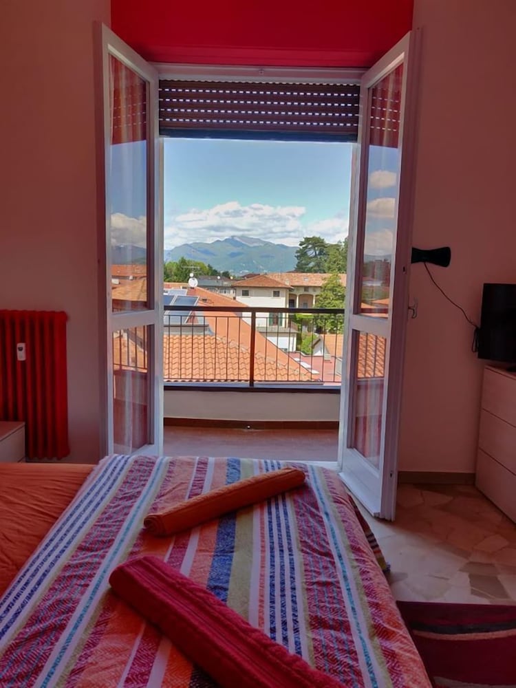 HelloGuestHouse en Olgiate Comasco — bedroom