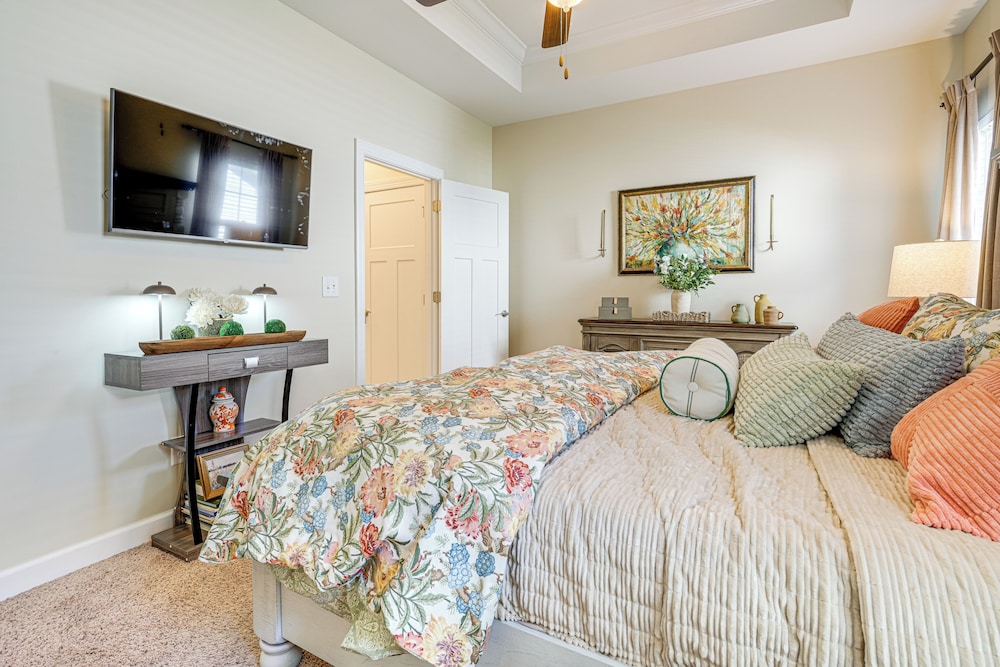 Private Patio: Residential Condo in Cleveland!