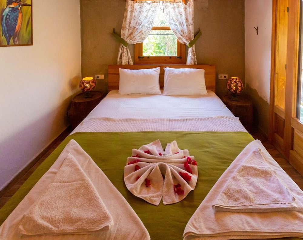 Kingfisher Cottage view 4