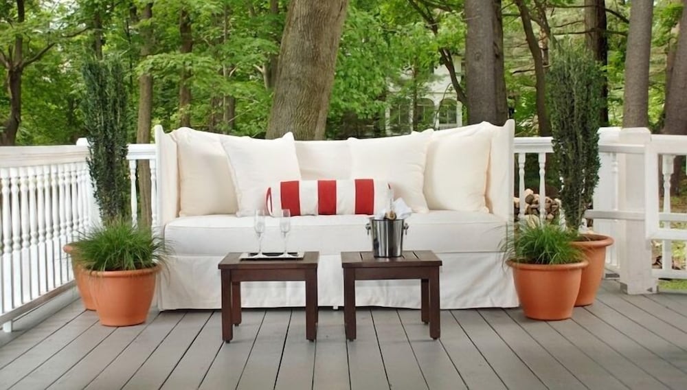 Lenox Vacations - Kemble Inn - Property Image 7