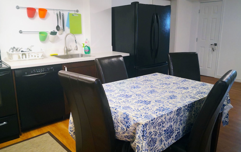 GA Stay Oakville Two Bedroom Guest House view 4