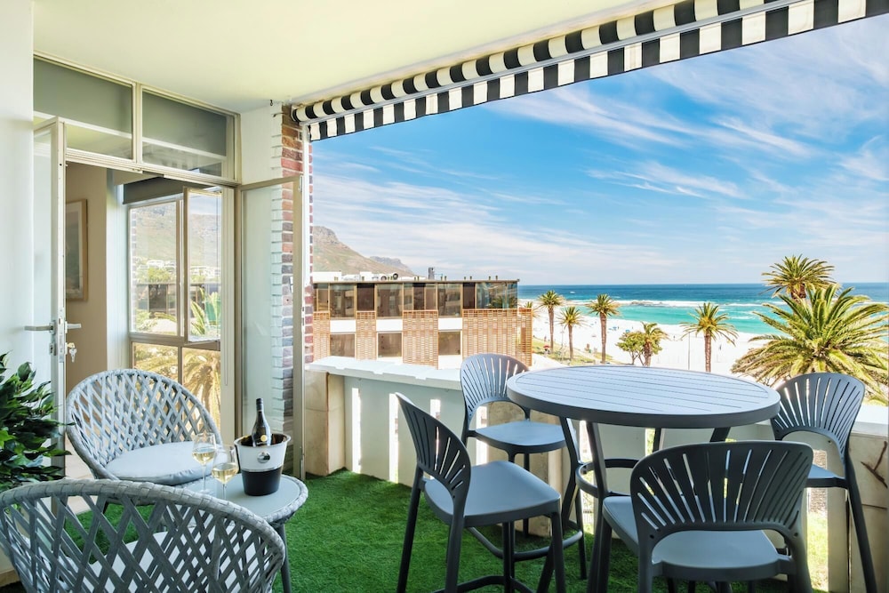 Camps Bay Seaside Beach View Apartment Palm Bay