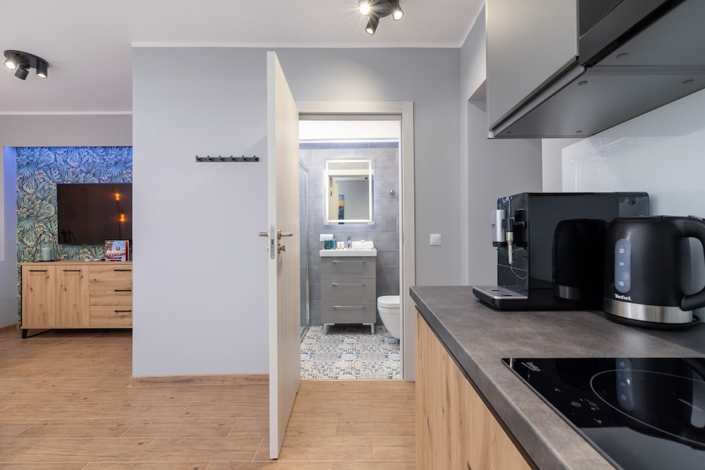 Kielecka Studio With AC by Renters view 5
