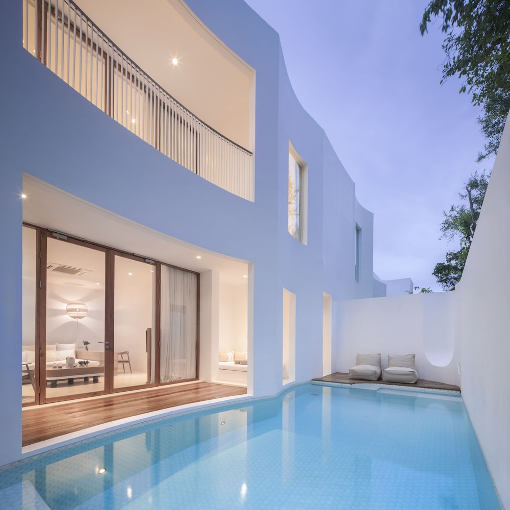 SALA Samui Chaweng Beach Resort