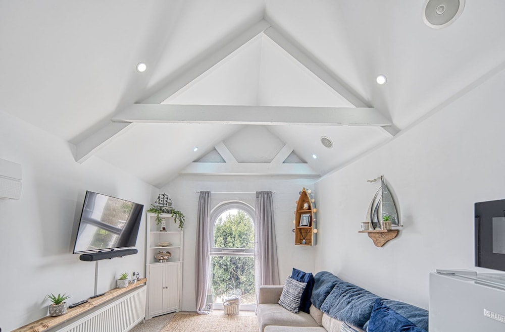 Host Stay Sail Loft
