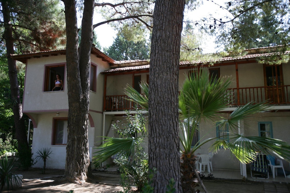 Altin Camp & Park Hotel