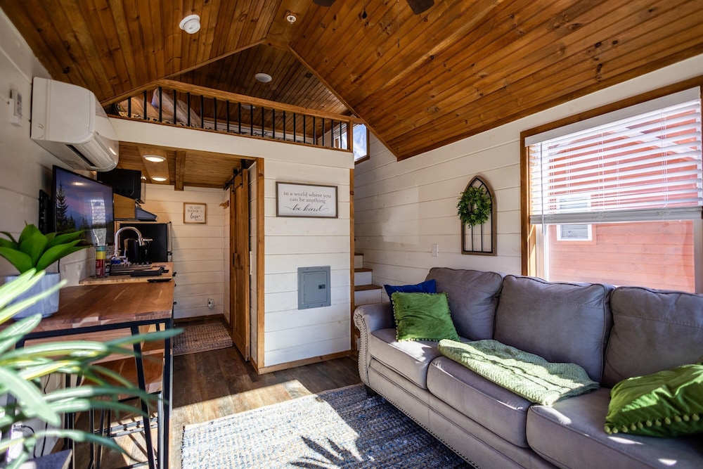 Sojourn Lodging