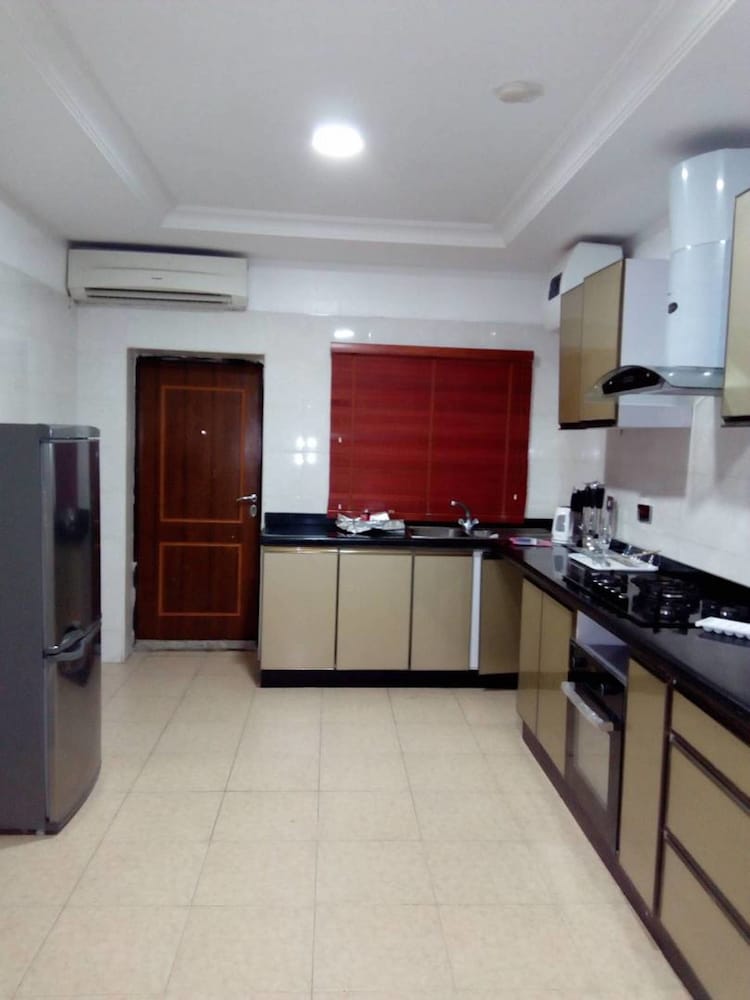 Reeve Court Apartment