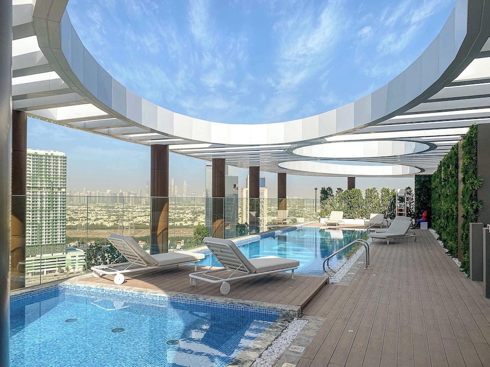 Modern Studio With Rooftop Pool and gym in JVC