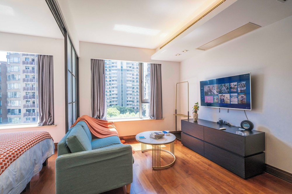 Tyms Modern1BR 1BA Apt Near Metro 1 9 11