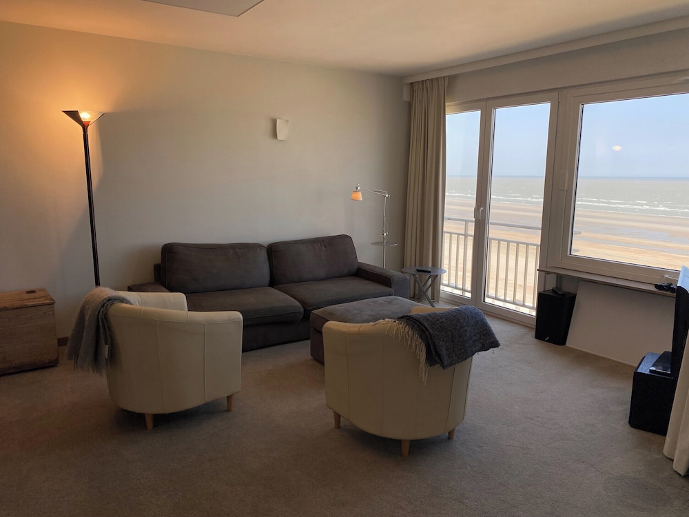 Apartment in Nieuwpoort-bad With Sea View