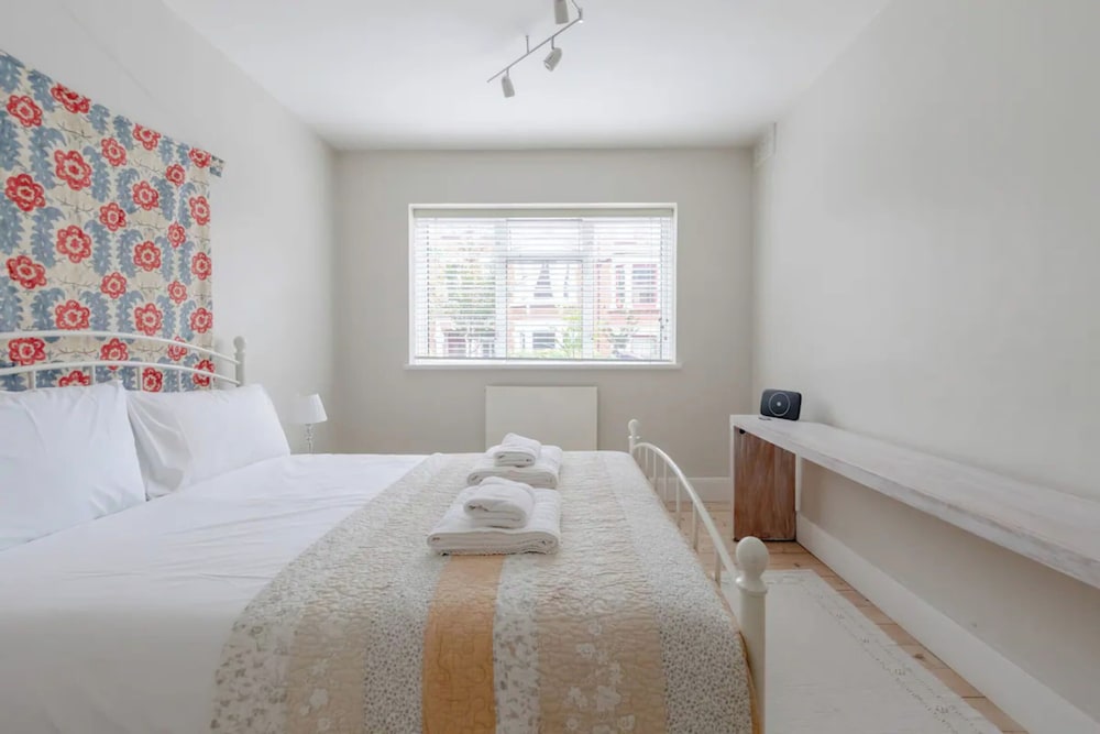 Spacious 1BD Flat With Garden - Hampstead Heath