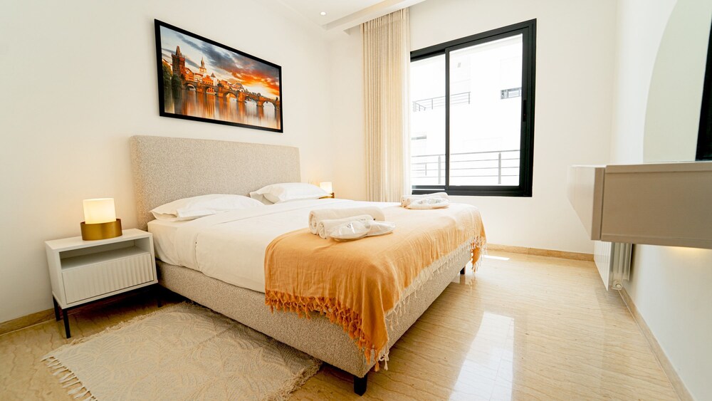 New Central and Luxury In Jardin de Carthage