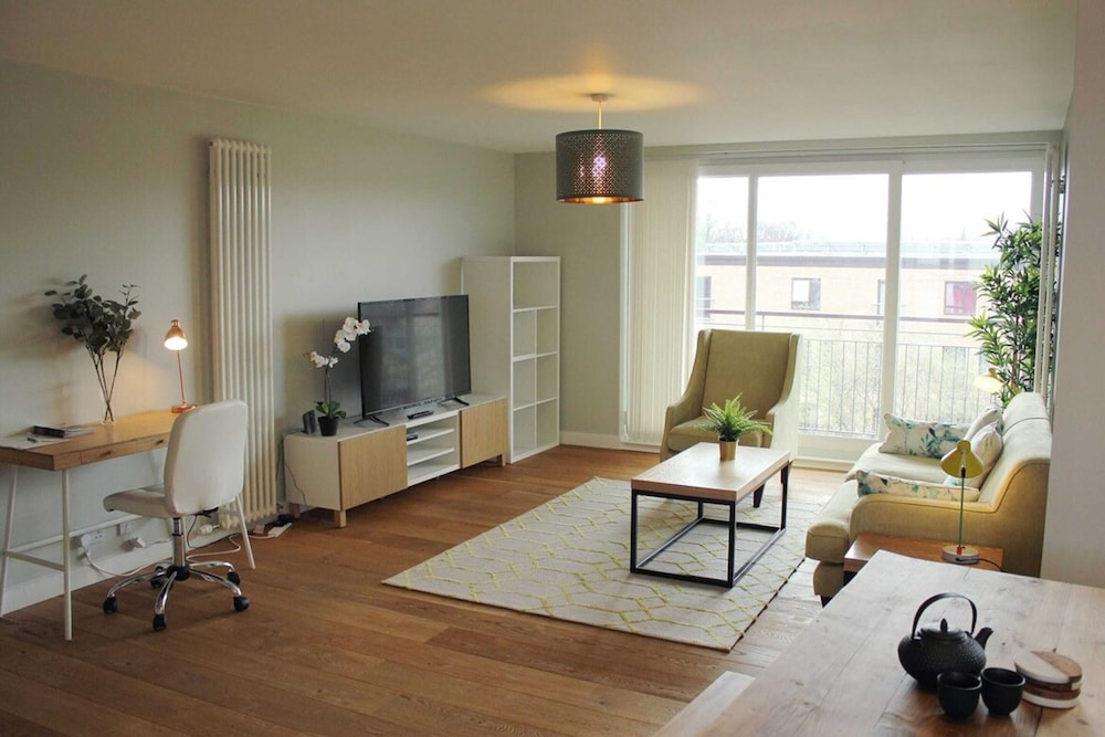 2 Bedroom Apartment With Parking