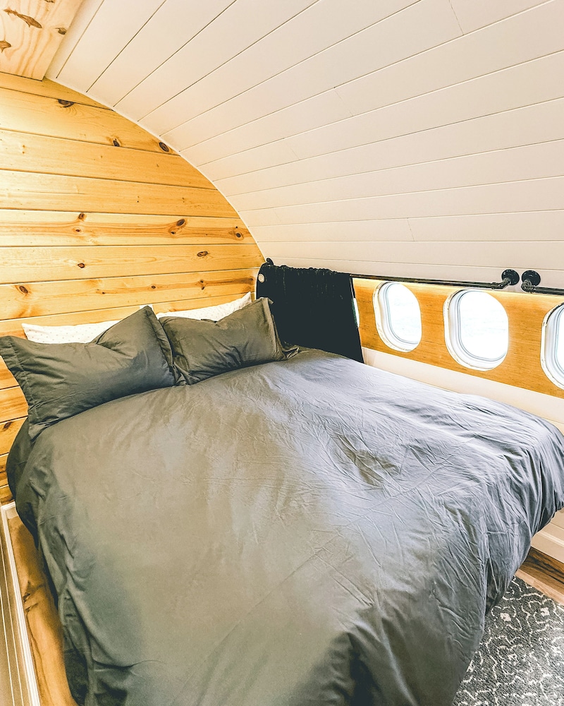 FLY8MA Pilot Lodge