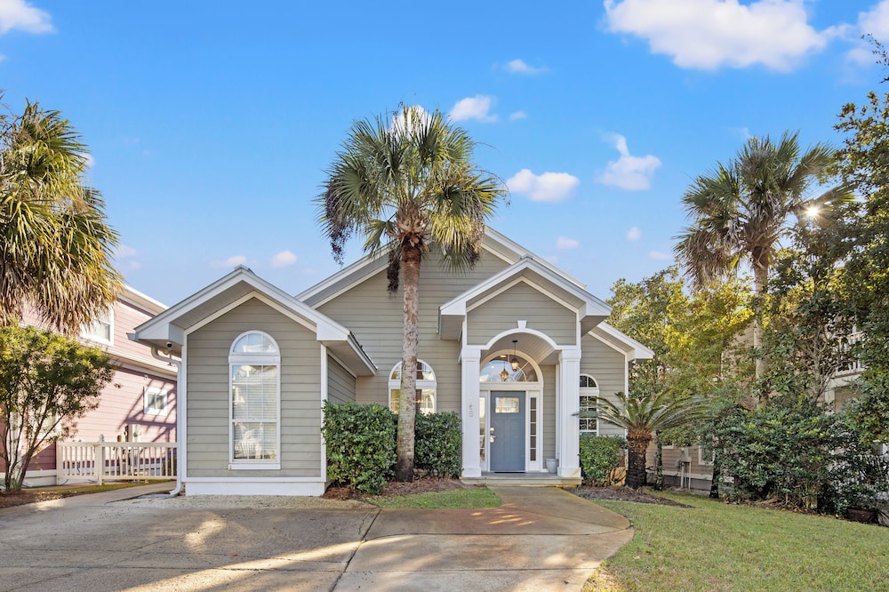 Sugar Sand Retreat 3-bed, 2-bath Beach Getaway With Private Pool, Sleeps 8!
